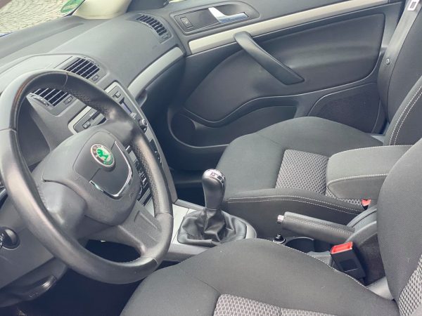 Skoda Octavia, 1.6 diesel, August 2009, 200.000 km