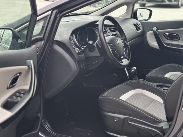 Kia cee'd 1.6 GDI Spirit AUTOMAT /XENON/ 1.6 BENZINA /130.000 km