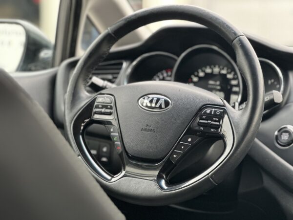 Kia cee'd 1.6 GDI Spirit AUTOMAT /XENON/ 1.6 BENZINA /130.000 km