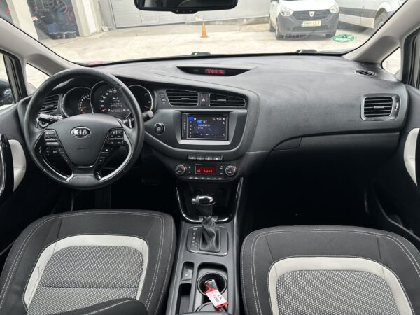 Kia cee'd 1.6 GDI Spirit AUTOMAT /XENON/ 1.6 BENZINA /130.000 km