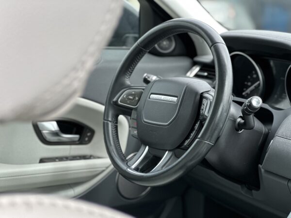 Land Rover Evoque 2.0 Td4 SE Dynamic      NAVI /PANO /PIELE /4X4/ 2016