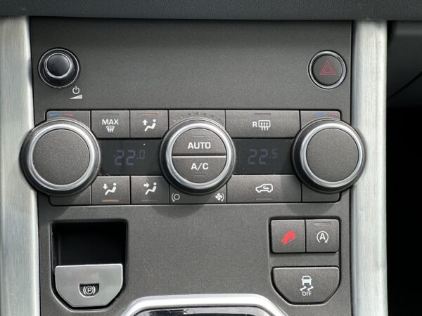 Land Rover Evoque 2.0 Td4 SE Dynamic      NAVI /PANO /PIELE /4X4/ 2016