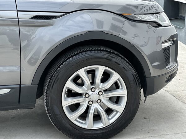 Land Rover Evoque 2.0 Td4 SE Dynamic      NAVI /PANO /PIELE /4X4/ 2016