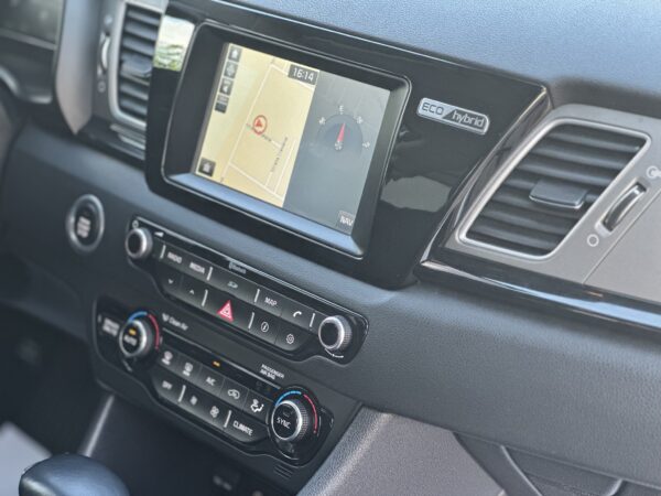 Kia Niro 1.6 Hybrid Active AUTOMAT /HYBRID /ALB PELAT /2016/XENON/NAVI