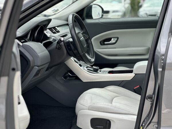 Land Rover Evoque 2.0 Td4 SE Dynamic      NAVI /PANO /PIELE /4X4/ 2016