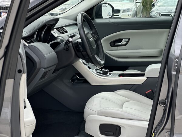 Land Rover Evoque 2.0 Td4 SE Dynamic      NAVI /PANO /PIELE /4X4/ 2016