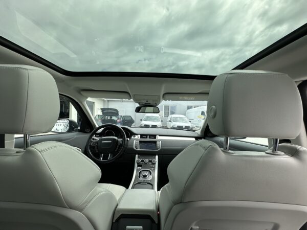Land Rover Evoque 2.0 Td4 SE Dynamic      NAVI /PANO /PIELE /4X4/ 2016