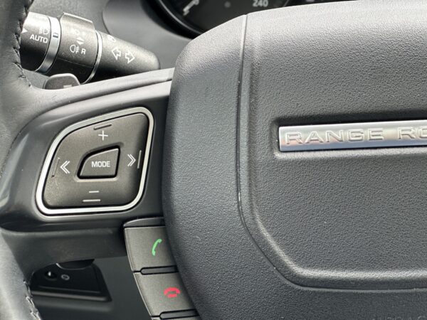 Land Rover Evoque 2.0 Td4 SE Dynamic      NAVI /PANO /PIELE /4X4/ 2016