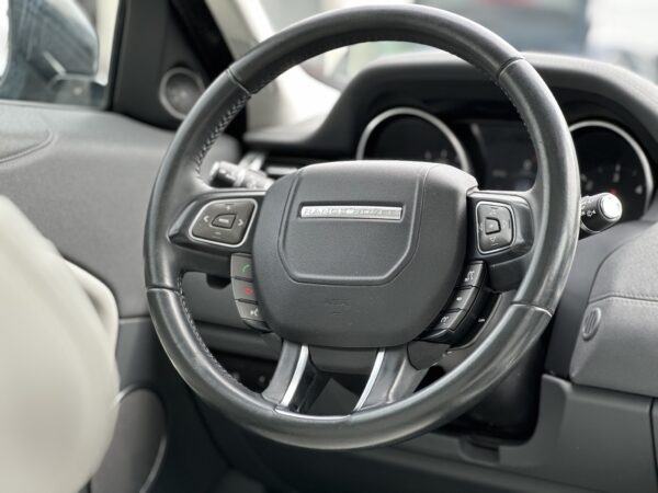Land Rover Evoque 2.0 Td4 SE Dynamic      NAVI /PANO /PIELE /4X4/ 2016