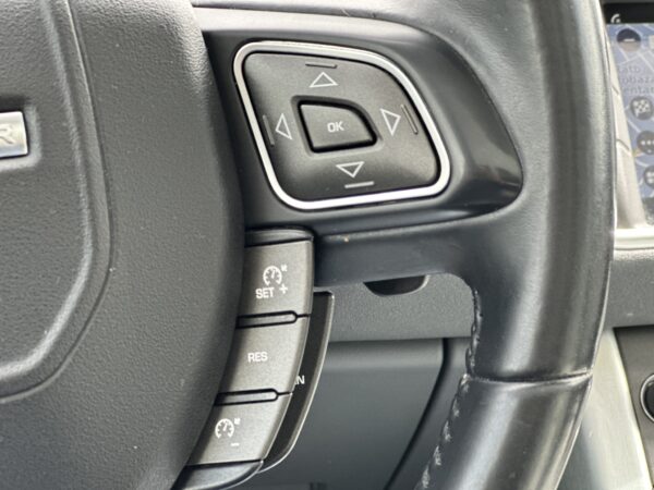 Land Rover Evoque 2.0 Td4 SE Dynamic      NAVI /PANO /PIELE /4X4/ 2016