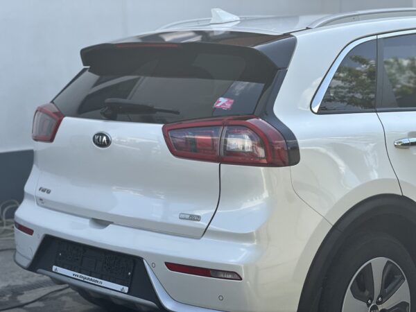Kia Niro 1.6 Hybrid Active AUTOMAT /HYBRID /ALB PELAT /2016/XENON/NAVI