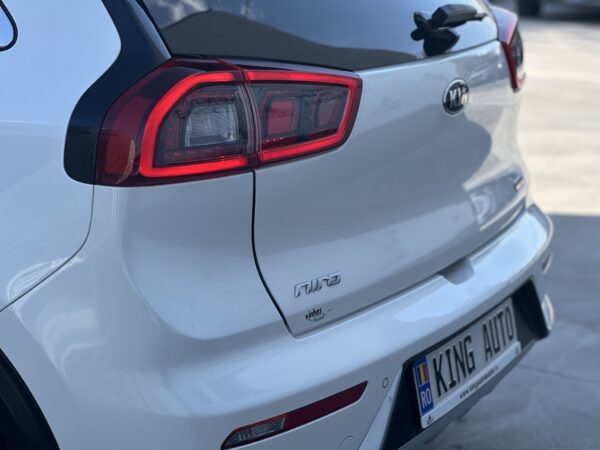 Kia Niro 1.6 Hybrid Active AUTOMAT /HYBRID /ALB PELAT /2016/XENON/NAVI
