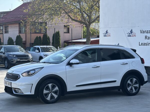 Kia Niro 1.6 Hybrid Active AUTOMAT /HYBRID /ALB PELAT /2016/XENON/NAVI