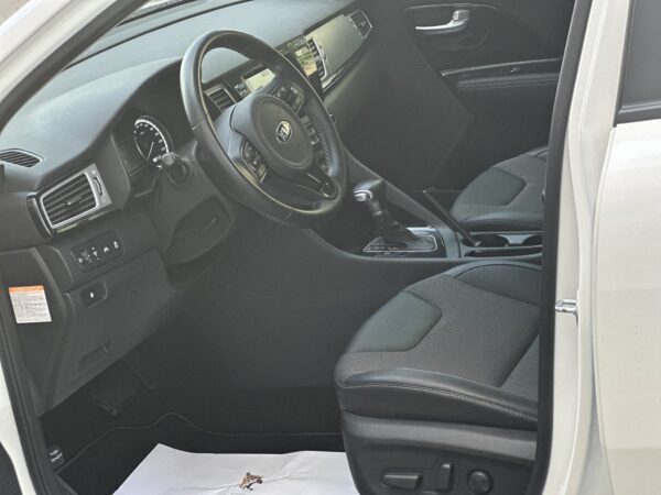 Kia Niro 1.6 Hybrid Active AUTOMAT /HYBRID /ALB PELAT /2016/XENON/NAVI