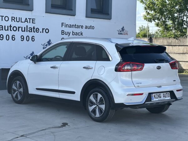 Kia Niro 1.6 Hybrid Active AUTOMAT /HYBRID /ALB PELAT /2016/XENON/NAVI