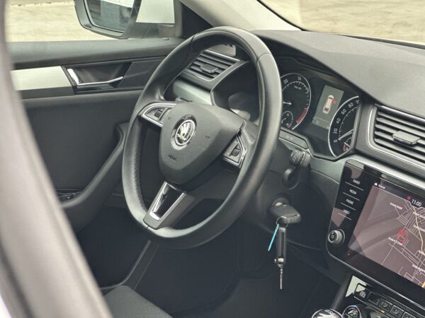 SKODA SUPERB COMBI 2019 / 170.000 km