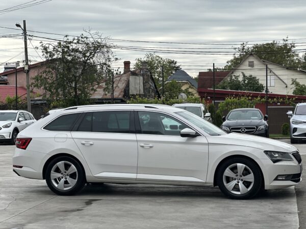 SKODA SUPERB COMBI 2019 / 170.000 km
