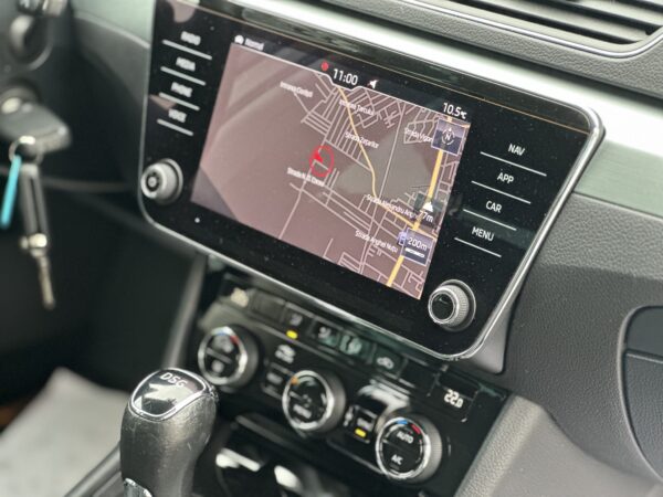 SKODA SUPERB COMBI 2019 / 170.000 km