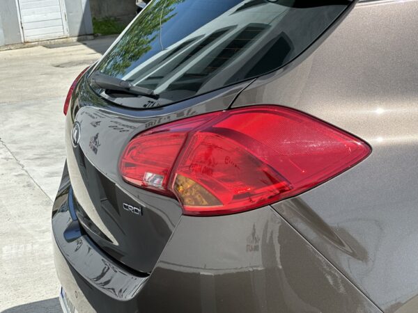 Kia cee'd 1.4 CRDi Cool Diesel / Manual  / 2012
