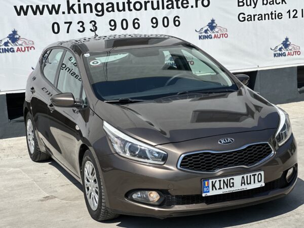 Kia cee'd 1.4 CRDi Cool Diesel / Manual  / 2012