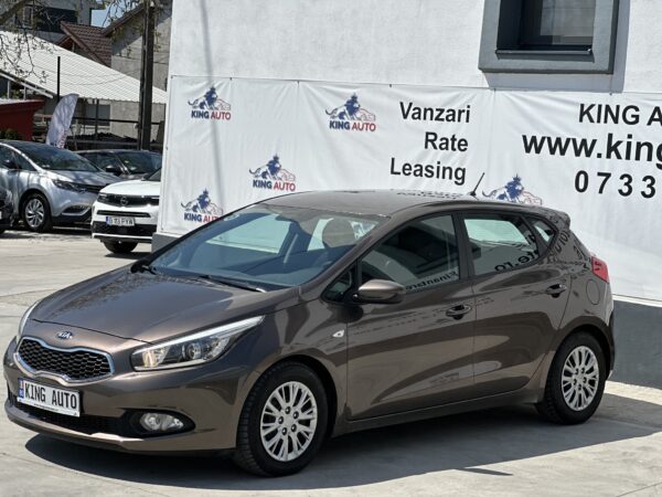 Kia cee'd 1.4 CRDi Cool Diesel / Manual  / 2012