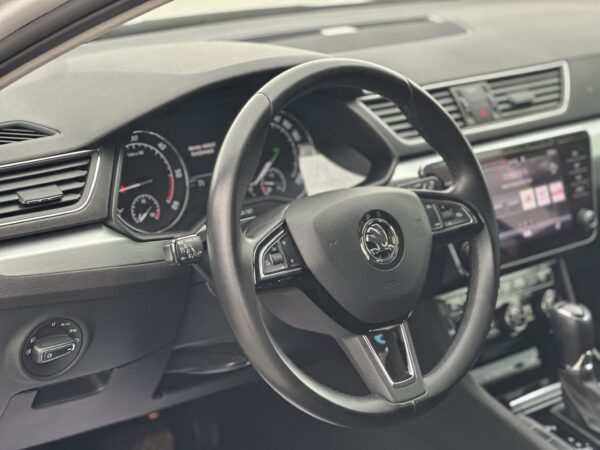 SKODA SUPERB COMBI 2019 / 170.000 km