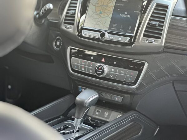 SsangYong REXTON 2.2 e-XDi 220 4WD Aut. Sapphire