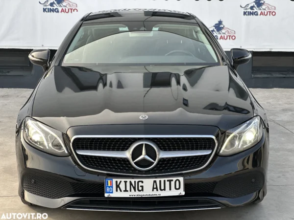 MERCEDES E220 COUPE