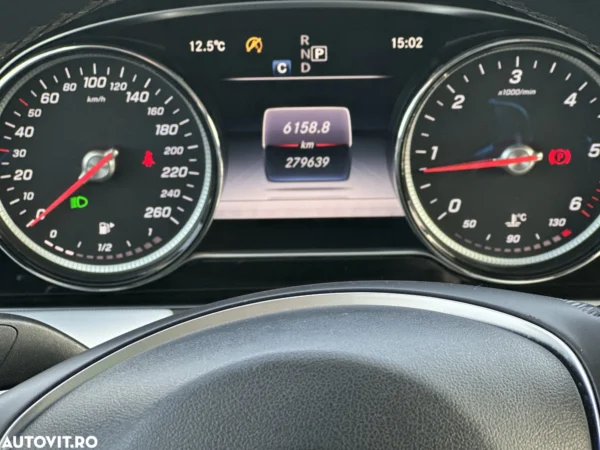 MERCEDES E220 COUPE
