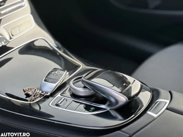 MERCEDES E220 COUPE
