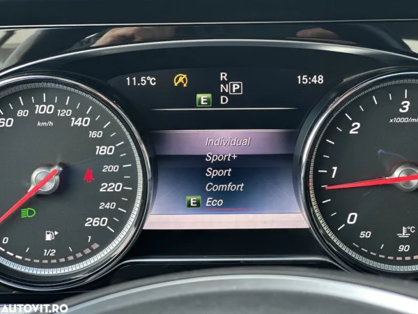 MERCEDES E220 COUPE