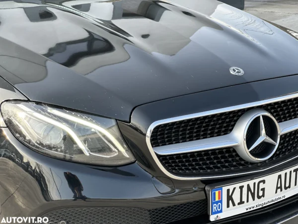 MERCEDES E220 COUPE