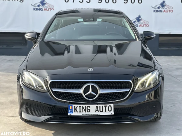 MERCEDES E220 COUPE