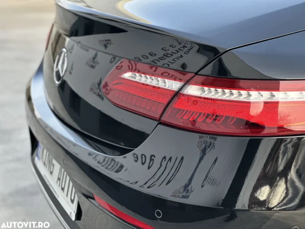 MERCEDES E220 COUPE