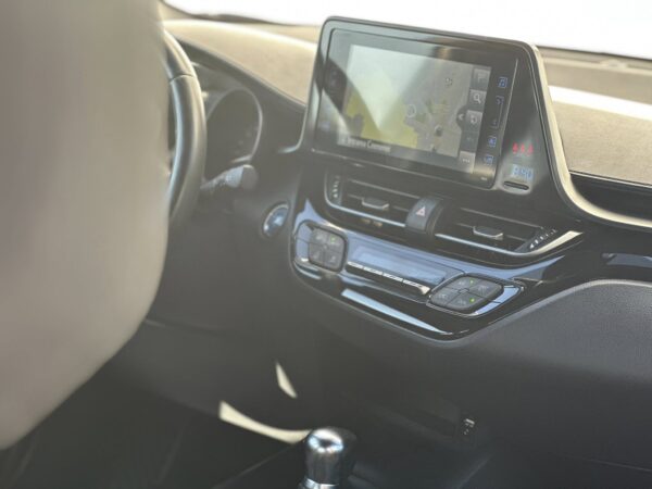 Toyota / C-HR 1.8 Hybrid Active