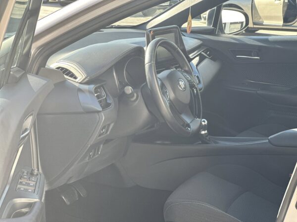 Toyota / C-HR 1.8 Hybrid Active