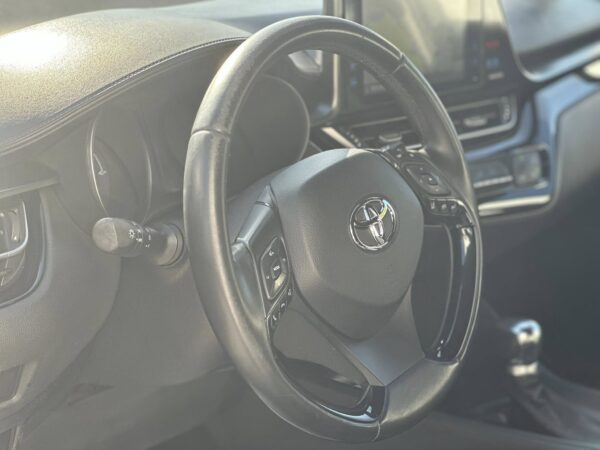 Toyota / C-HR 1.8 Hybrid Active