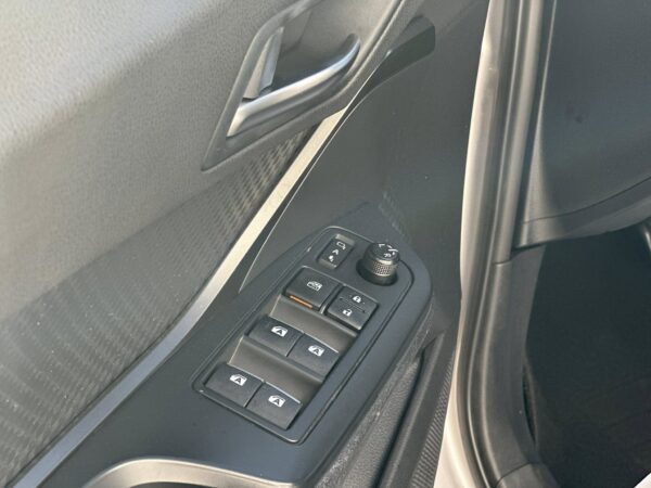 Toyota / C-HR 1.8 Hybrid Active