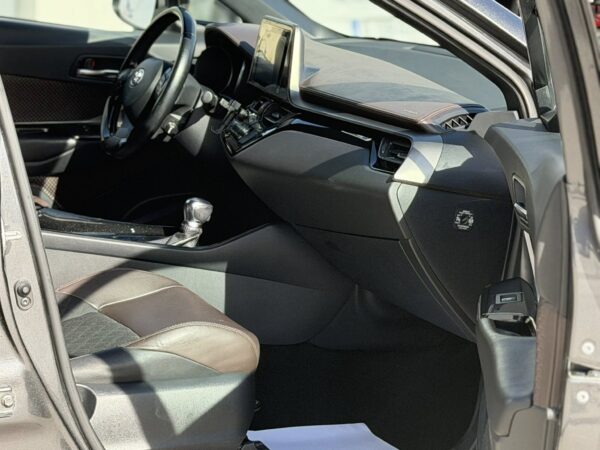 TOYOTA C-HR 1.8 Hybrid