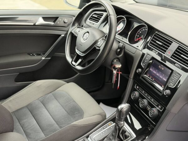 Volkswagen Golf VII 1.6 TDI Highline BlueMotion