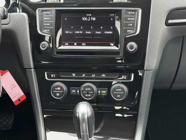 Volkswagen Golf VII 1.6 TDI Highline BlueMotion