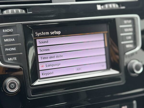 Volkswagen Golf VII 1.6 TDI Highline BlueMotion
