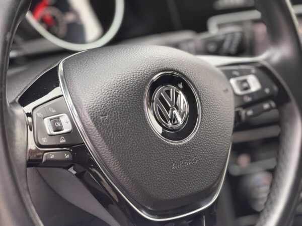 Volkswagen Golf VII 1.6 TDI Highline BlueMotion