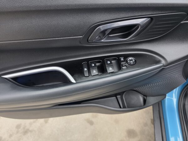 Hyundai Bayon 1.0 T-GDI M-Hybrid 100 CP 7DCT Led Line