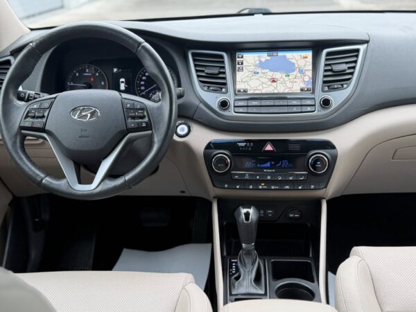 Hyundai Tucson 2.0 CRDI 4WD 6AT Premium+
