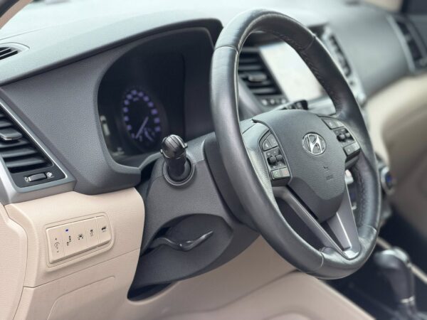 Hyundai Tucson 2.0 CRDI 4WD 6AT Premium+