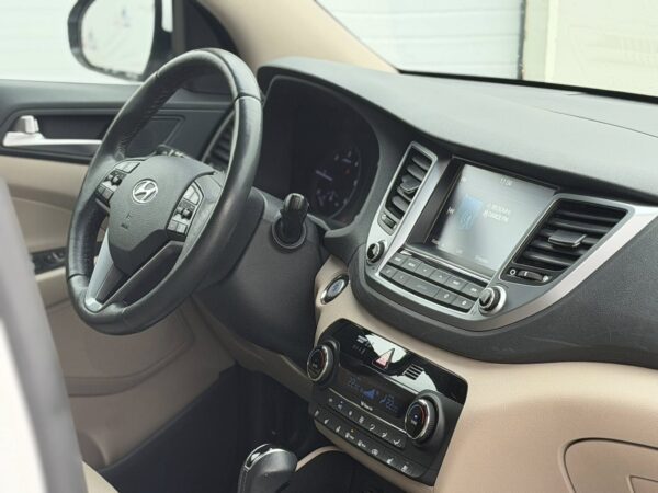 Hyundai Tucson 2.0 CRDI 4WD 6AT Premium+