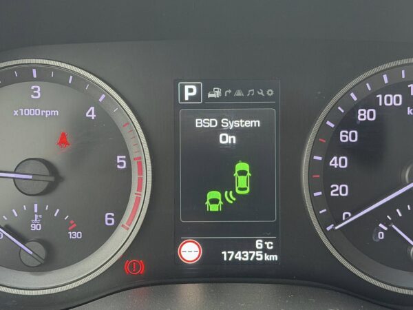 Hyundai Tucson 2.0 CRDI 4WD 6AT Premium+