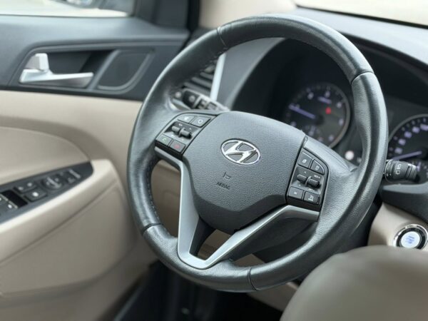 Hyundai Tucson 2.0 CRDI 4WD 6AT Premium+