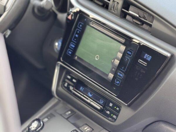 Toyota Auris 1.8 Hybrid Cool
